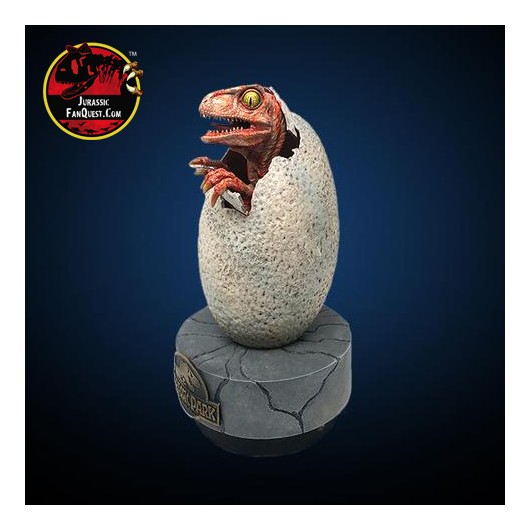 chronicle collectibles raptor hatchling