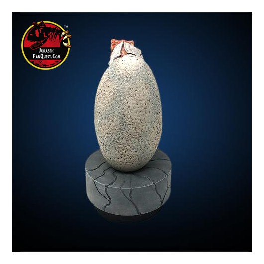 chronicle collectibles raptor hatchling