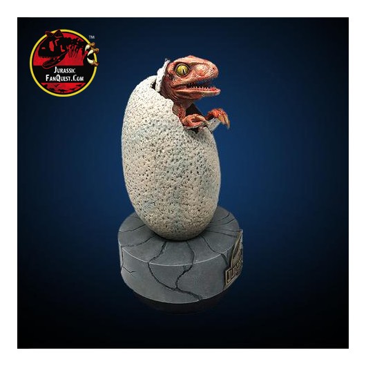 chronicle collectibles raptor hatchling