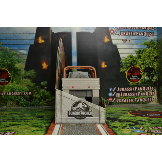 Jurassic World Off Road Rescue Rig Fallen Kingdom | Jurassic Fan Quest ...