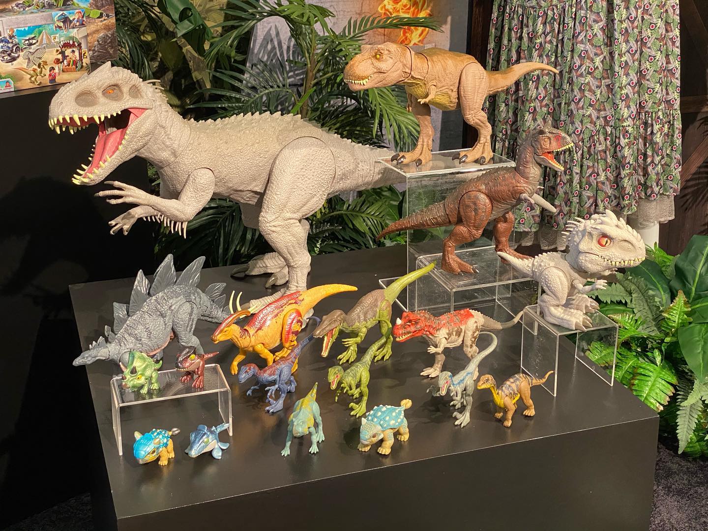 Jurassic World Dinosaur Repaints and Retool Mattel Toy Fair New York 2020 2